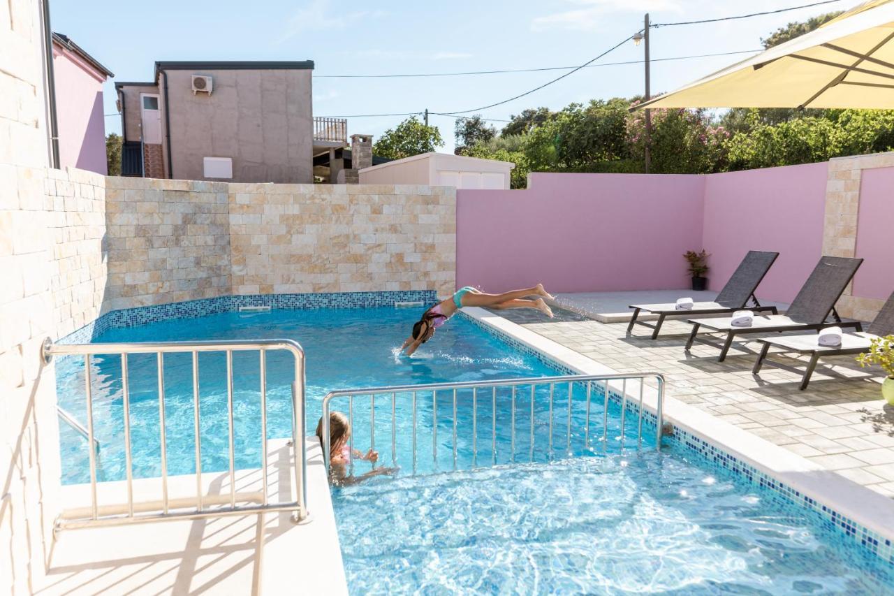 Apartman Laura Vir Bagian luar foto