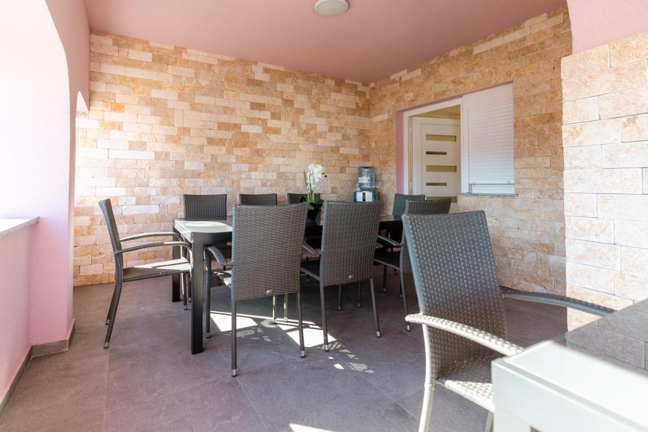 Apartman Laura Vir Bagian luar foto