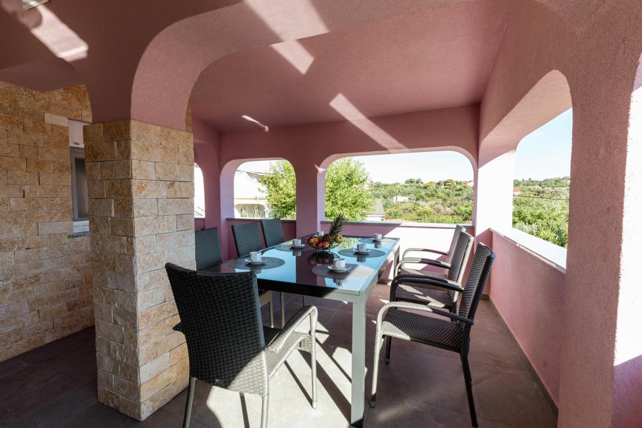 Apartman Laura Vir Bagian luar foto