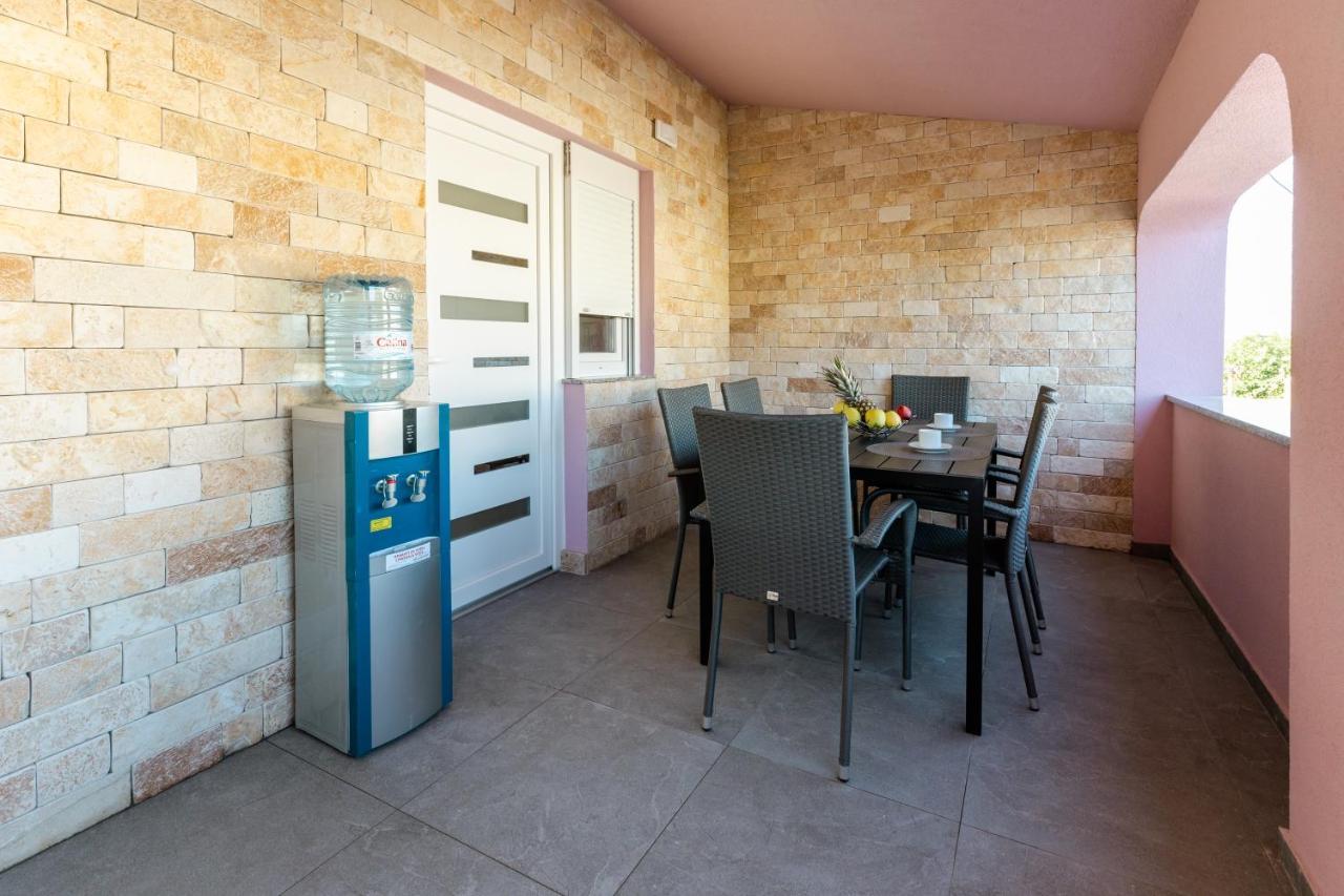 Apartman Laura Vir Bagian luar foto