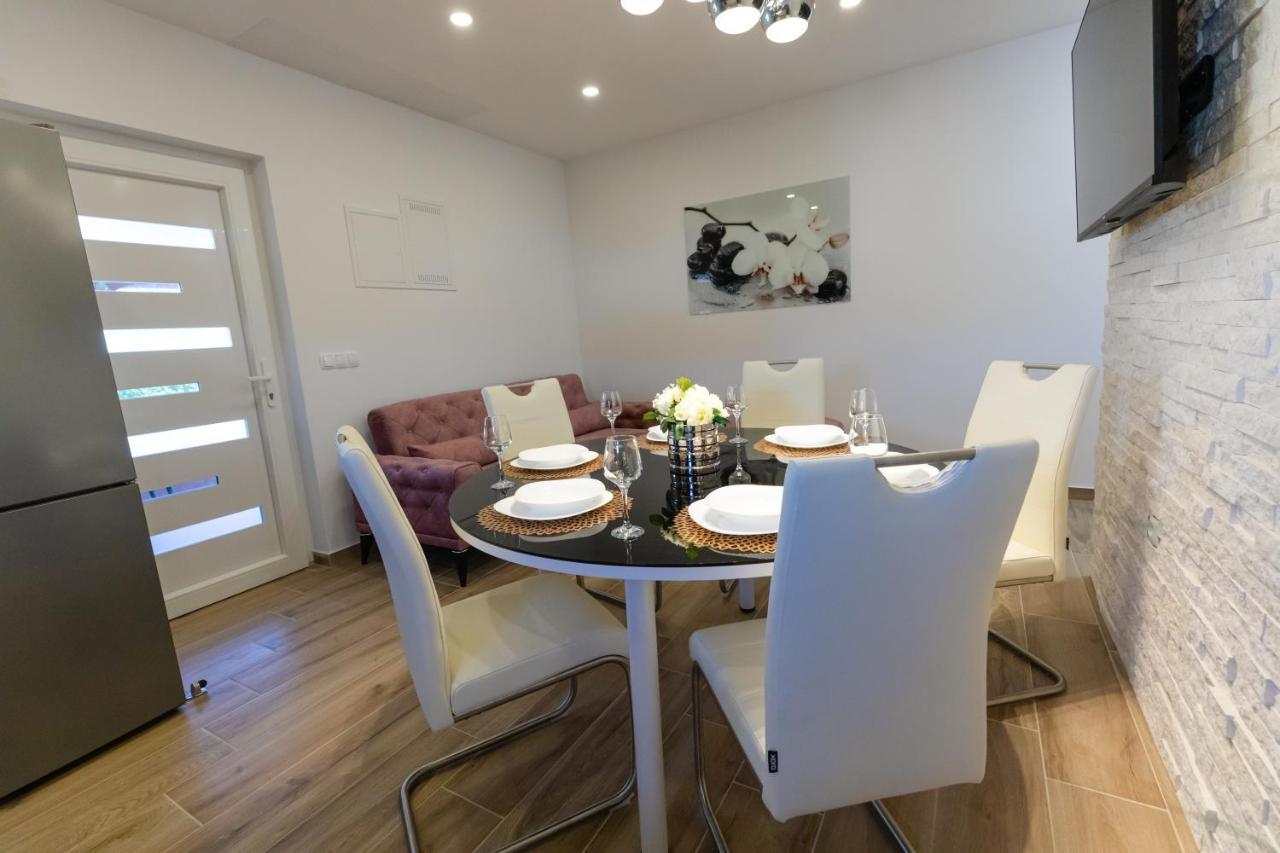 Apartman Laura Vir Bagian luar foto
