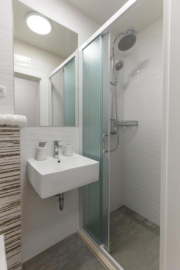 Apartman Laura Vir Bagian luar foto
